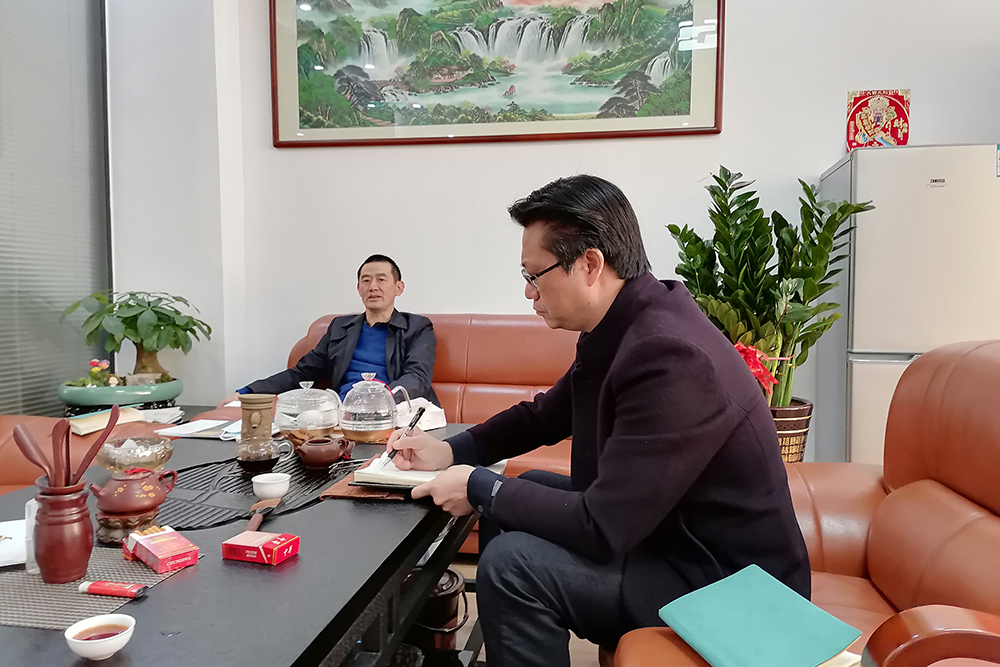 龍華區領導一(yī)行莅臨裕隆文化參觀指導工(gōng)作(圖3) 1-20121914212YO.jpg