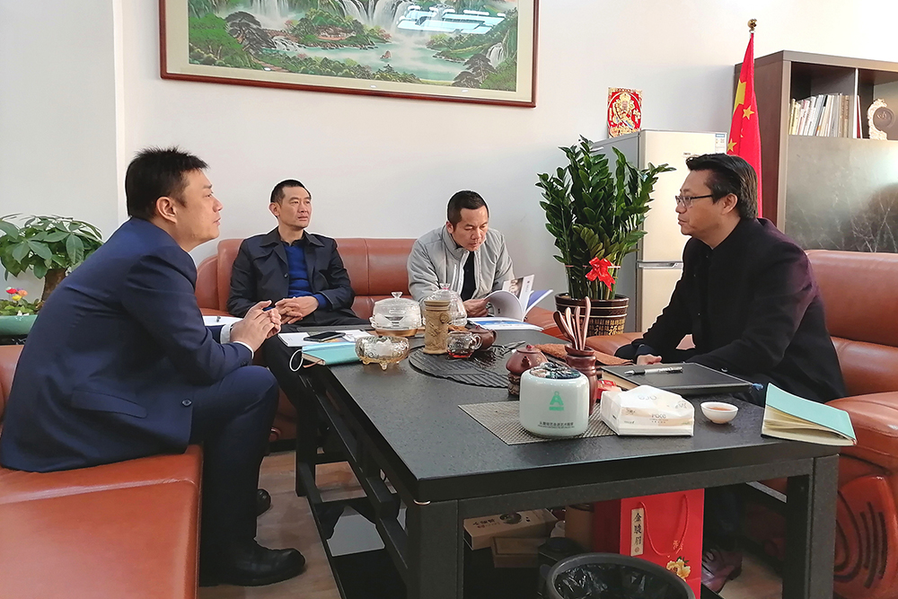 龍華區領導一(yī)行莅臨裕隆文化參觀指導工(gōng)作(圖2) 1-20121G14922J4.jpg