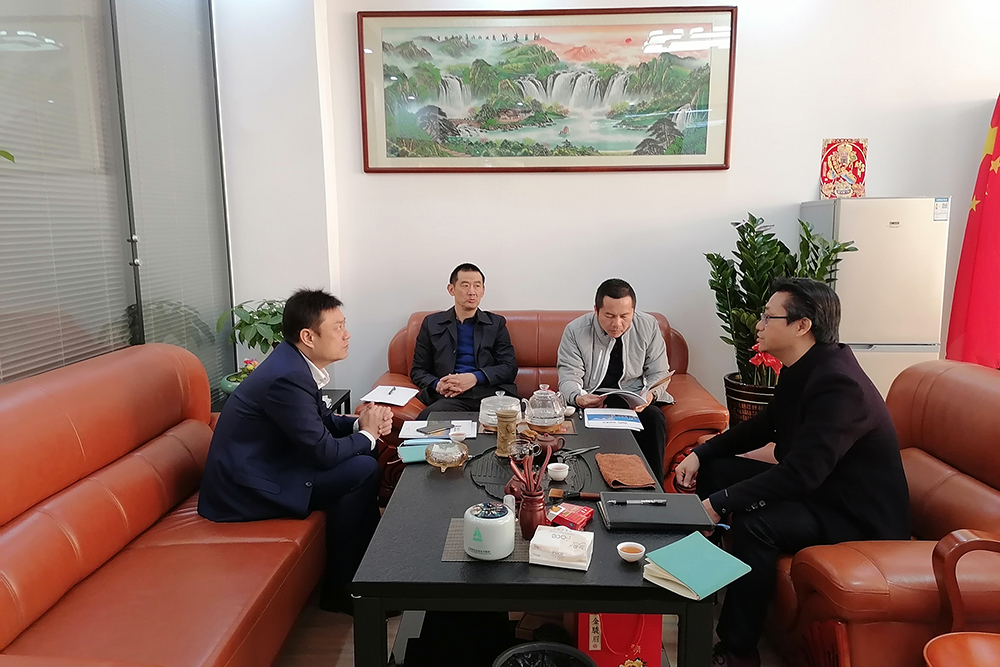 龍華區領導一(yī)行莅臨裕隆文化參觀指導工(gōng)作(圖4) 1-20121G14940F9.jpg